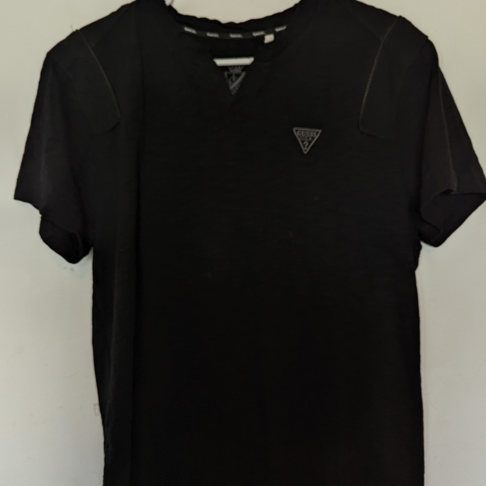 Guess V-neck Men's Tshirt
